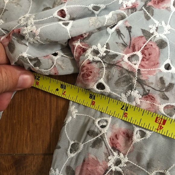 Floral Cottagecore Eyelet Blouse - Picture 4 of 6